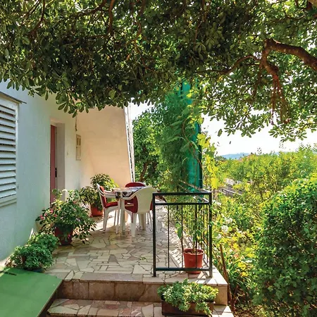 2 Bedroom Pet Friendly In Orebić